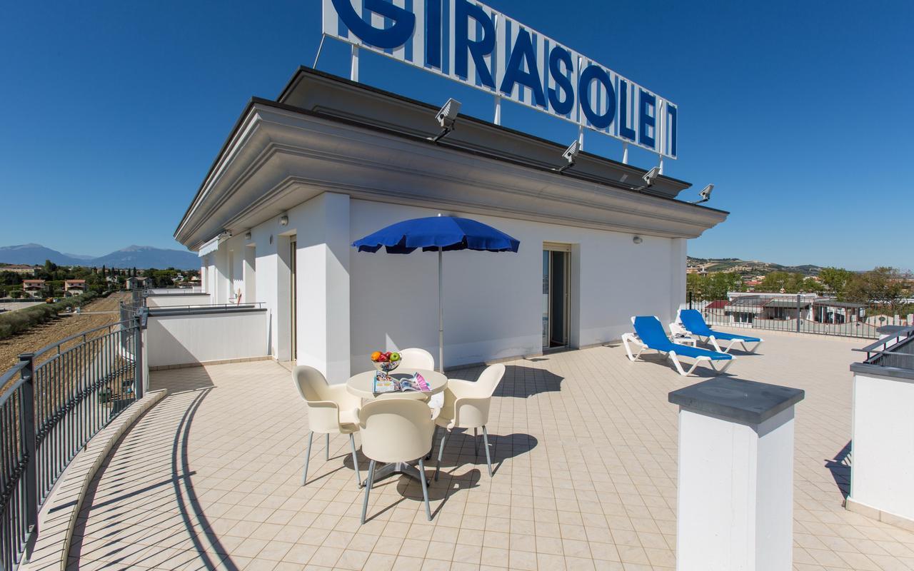 ألبا أدرياتيكا Residence Il Girasole 1 المظهر الخارجي الصورة