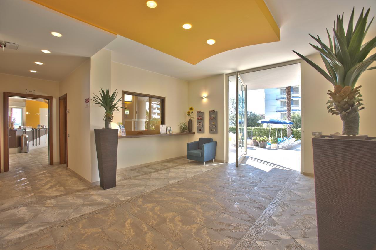 ألبا أدرياتيكا Residence Il Girasole 1 المظهر الخارجي الصورة