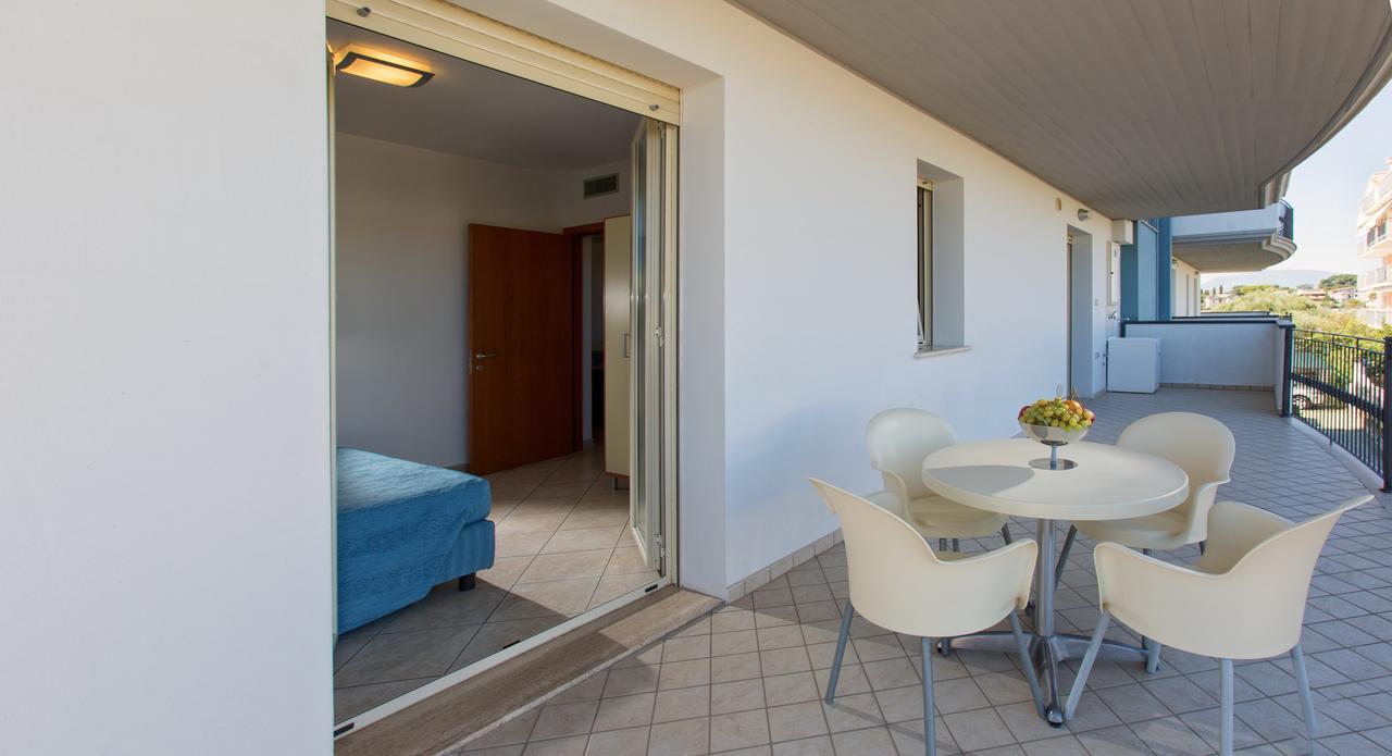 ألبا أدرياتيكا Residence Il Girasole 1 المظهر الخارجي الصورة
