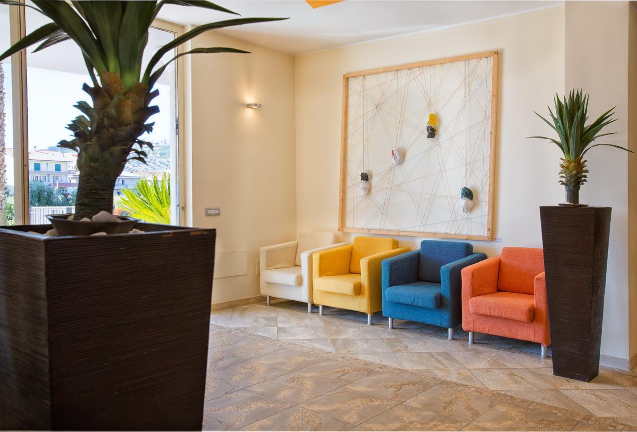 ألبا أدرياتيكا Residence Il Girasole 1 المظهر الخارجي الصورة